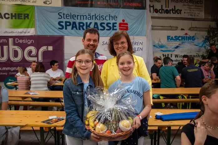 Der Glückshafen lockte mit zahlreichen attraktiven Preisen