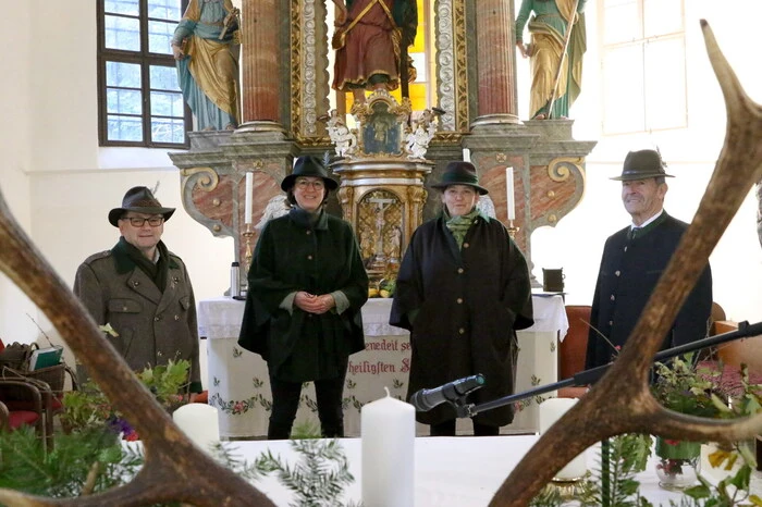 ... sowie das Quartett „a capella Noreia“ unter der bewährten Leitung von Herbert Kramer (rechts). 