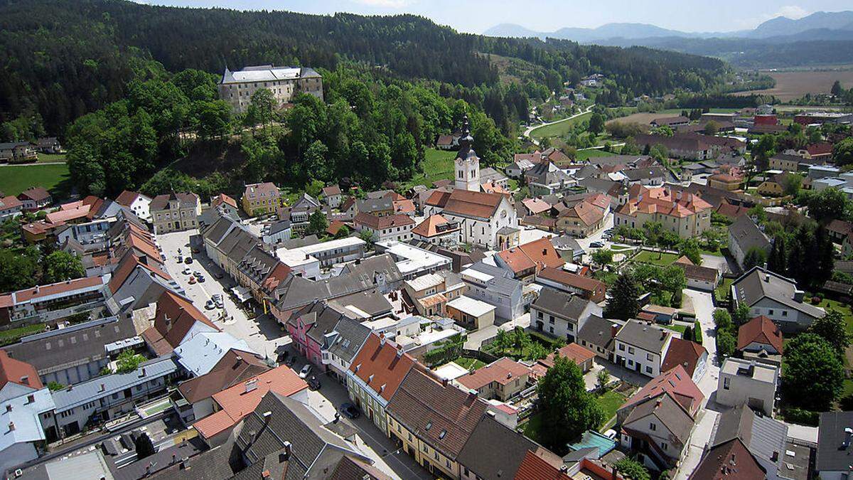Die Gemeinde Bleiburg erstreckt sich über knapp 70 Quadratkilometer. Nach einem Tiefpunkt 2011 liegt die Einwohnerzahl nun wieder bei über 4000