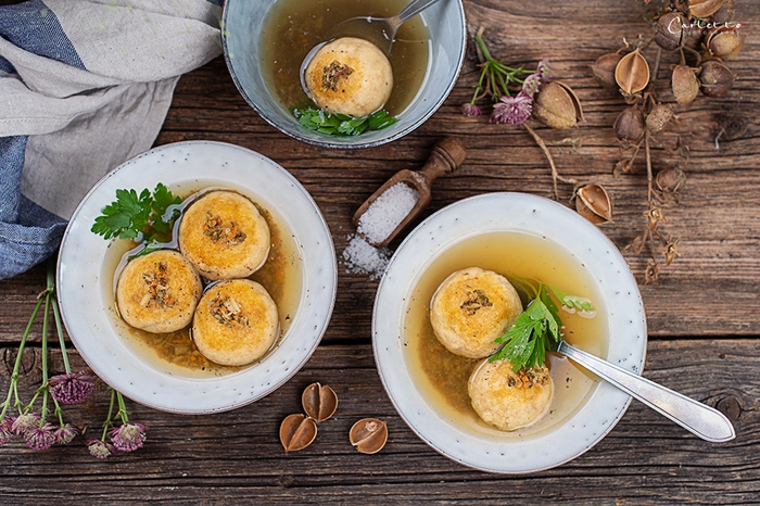 Schnell und lecker: Bröselknödel Suppe