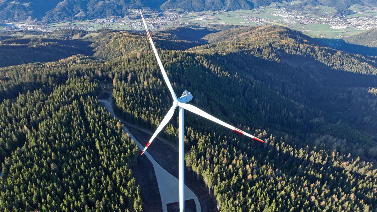 Der Windpark Stanglalm auf den Fischbacher Alpen bietet am Samstag zwei Führungen an, um 11 und um 14 Uhr