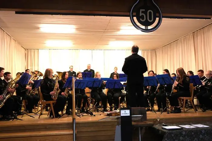 Die Solisten Michael Ofner und Mathias Leitner am Horn zeigten bei „Zwei Sonny-Boys“ ihr musikalisches Können.