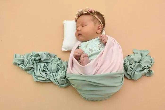 Katarina und Markus Mischkulnig aus Ludmannsdorf konnten am 26. Juni um 14.28 Uhr erstmals Töchterchen Rozalija Marija (3885 g, 53 cm) in den Armen halten. 