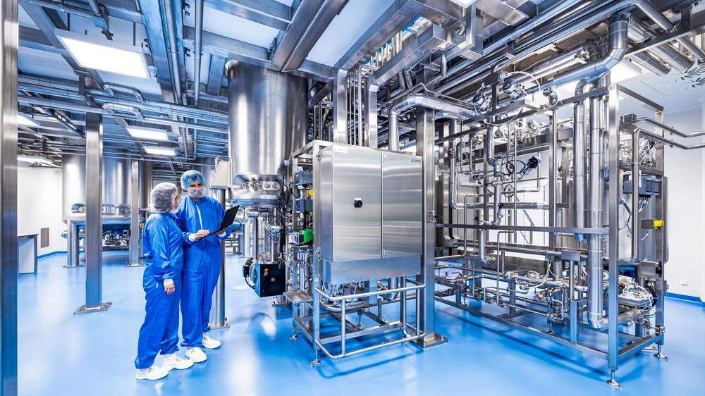 Das Unternehmen ZETA stellt Produktionsanlagen für Flüssig-Medikamente her