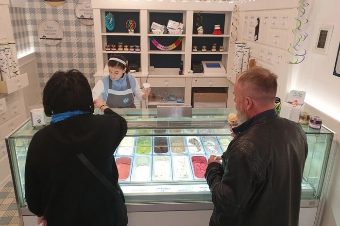 ...Eis Greissler in der Grazer Sporgasse.