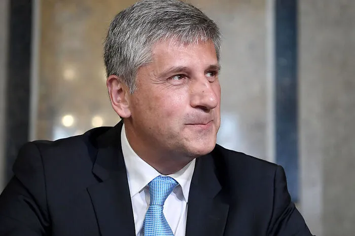 "Der Abgang von Reinhold Mitterlehner war keine Intrige, sondern die Rettung der Volkspartei." Die ÖVP schickt Mitterlehners Vorgänger aus, zunächst Michael Spindelegger.
