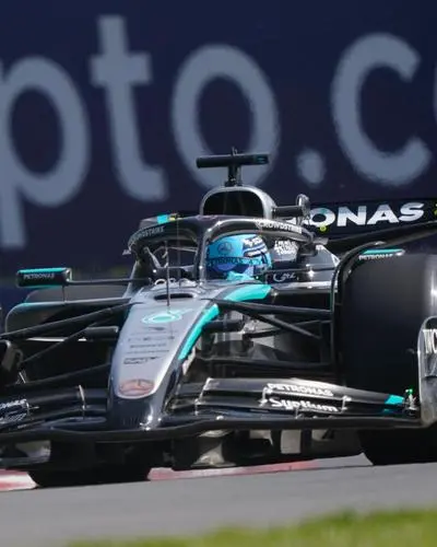 George Russell steht auf der Pole Position