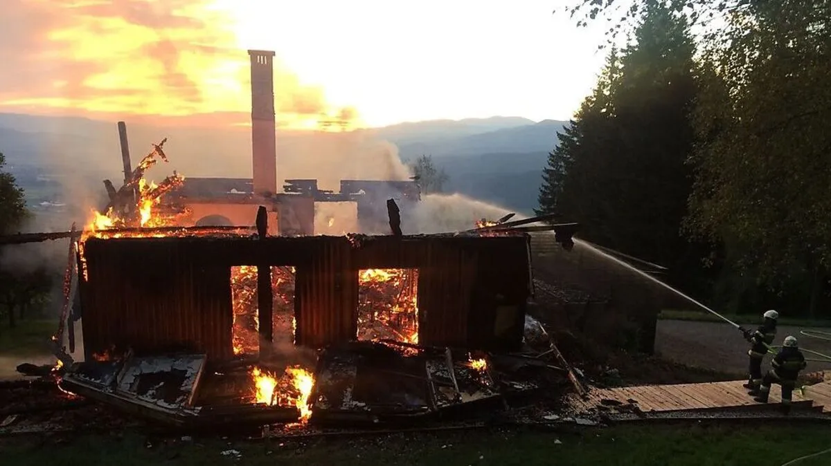 Die "Steffinger Hütte" brannte komplett aus