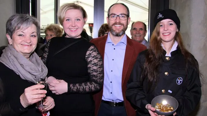 Das festlich gestimmte Publikum ließ den Kulturstadl fast aus seinen Nähten platzen, so groß war der Andrang zum Neujahrskonzert. 