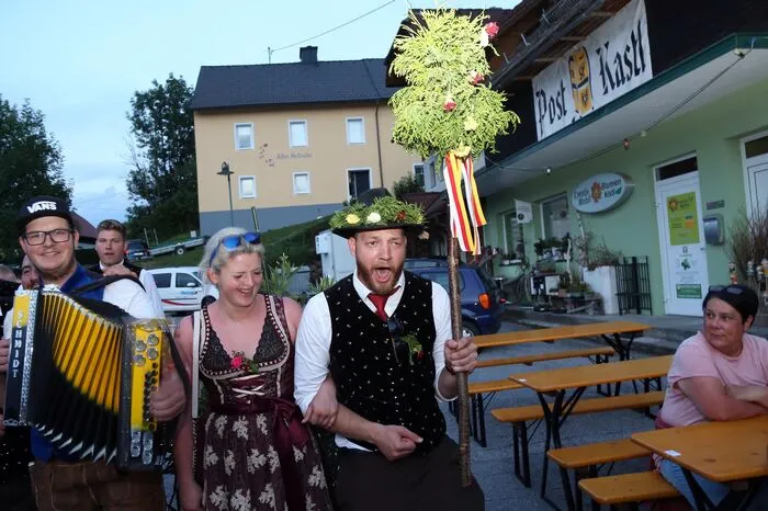 Kirchtag Latschach in Finkenstein, Faakersee, Gasthof Pension zur Post