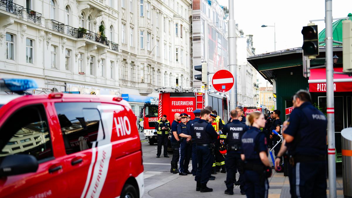 In einem mehrstöckigen Mietshaus an der Linken Wienzeile in Wien-Mariahilf ist ein Brand ausgebrochen - mehrere Personen wurden verletzt. 