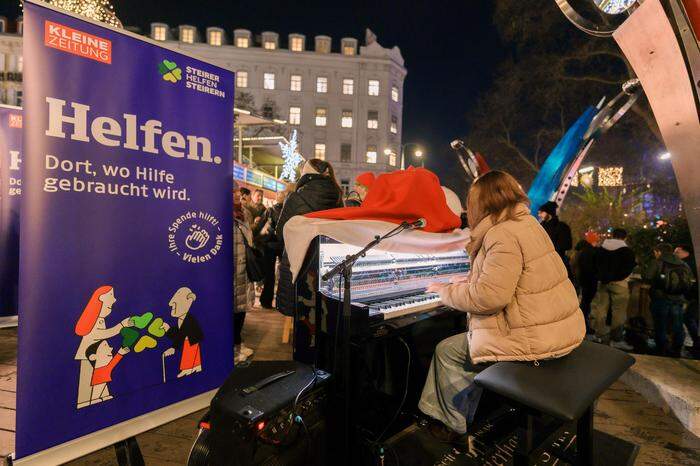 Mit Unterstützung von „Steirer helfen Steirern“-Botschafter Stefan Fiedler konnten auch junge Klavierspielerinnen und -spieler ihr großes Talent unter Beweis stellen  