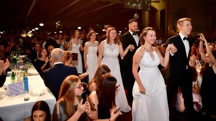 Mit einer rauschenden Ballnacht feierten gemeinsam drei Klassen der Bafeb Hartberg ihren Maturaball unter demMotto: "Mamma Mia - Abba was jetzt?"