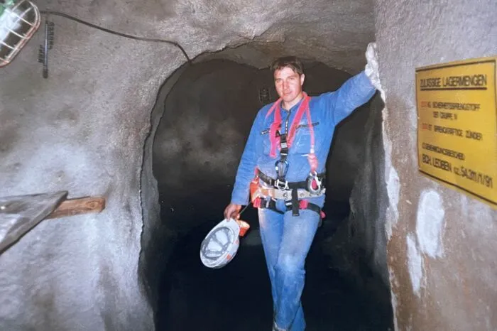 Roland Steiner, damals 23, war Teil des Rettungstrupps, der nach Hainzl suchte. Er verließ den Stollen durch Zufall kurz vor der Verschüttung seiner zehn Kollegen. Neun Jahre nach dem "einschneidenden" Erlebnis ging der Liezener nach Wien, um Abstand zu gewinnen. 