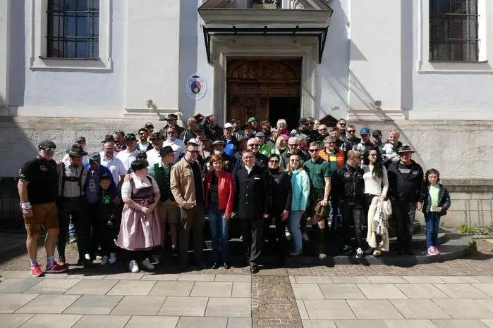Nach einem feierlichen Segen durch Monsignore Plöbst klang der besondere Nachmittag in bester Stimmung aus.
