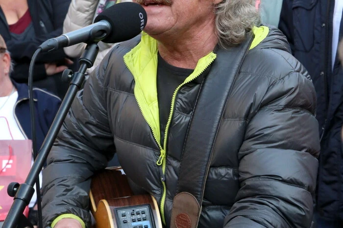 .....unter anderem „Robinson“ Sepp Krassnitzer (Foto) vom allseits bekannten Duo "Waterloo &amp; Robinson" willkommen heißen.