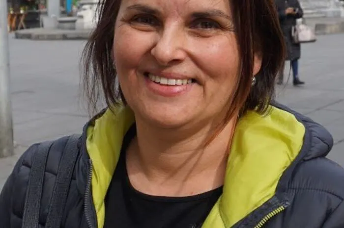 Silvia Kerschenbauer (48), Feldbach, Diplomkrankenschwester: Also das war ein Komponist von Operetten und ich glaub’, er war ein Grazer. Und seine Frau, das weiß ich auch, das war die Einzi Stolz.