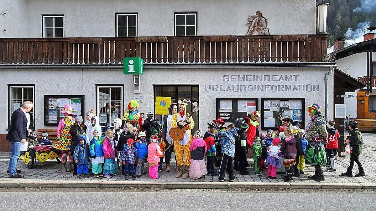 Ma Ki Fa! Mallnitzer Kinder besuchten Bürgermeister Günther Novak im Gemeindeamt