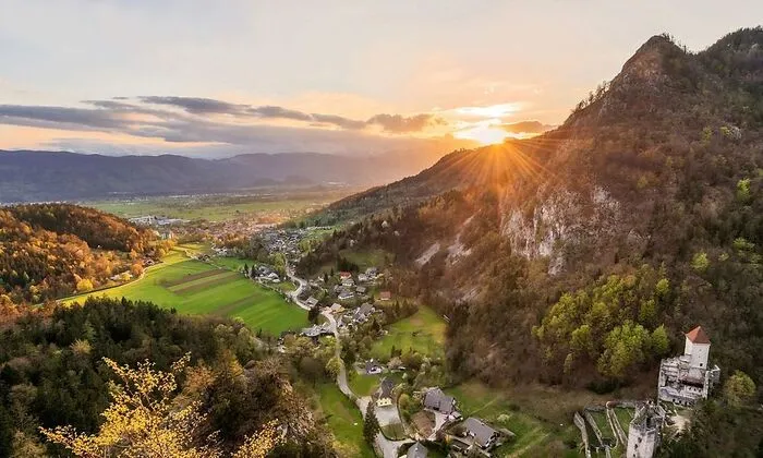 Grad Kamen, die Burg Stain, liegt nahe Radovljica