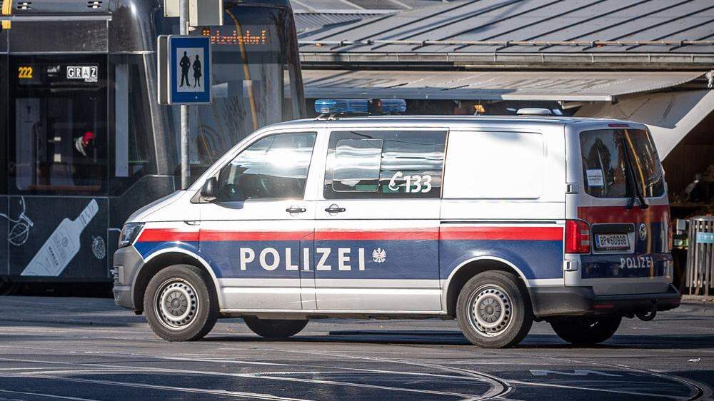 Polizeieinsatz in der Grazer Annenstraße: Zwei Männer attackierten einen Obdachlosen brutal und stahlen im Geld