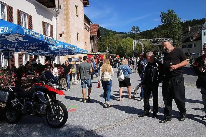 Auch sonst konnte Krendl eine erfolgreiche Bilanz ziehen, und das obwohl es am Vormittag noch regnete. „Am Morgen, als ich das Wetter sah, dachte ich, mich trifft der Schlag“, schmunzelte Krendl am Nachmittag.