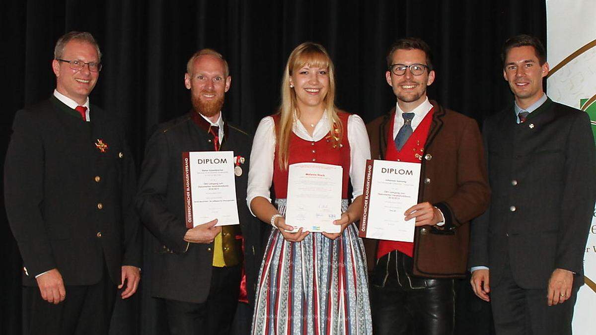 Andreas Schaffer (Bundesjugendreferentstellvertreter), Stefan Süssenbacher, Melanie Stark, Johannes Samonig und Lehrgangsleiter Domenik Kainzinger-Webern