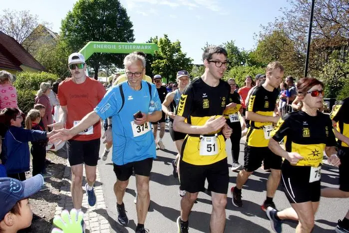 Für den Viertelmarathon waren 10,5 Kilometer und für den Halbmarathon 21,1 Kilometer zu bewältigen.