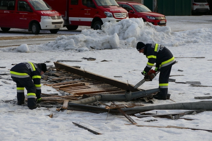 Beide Feuerwehren waren mit 15 Mann mehrere Stunden im Einsatz.