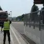 Gemeinsam mit Technikern der Asfinag wurde der Schwerverkehr von den Verkehrspolizisten kontrolliert (Sujetbild)