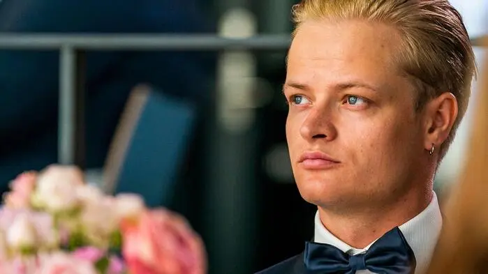 Der Sohn von Königin Mette-Marit, Marius Borg Høiby, darf trotz U-Haft am Begräbnis teilnehmen