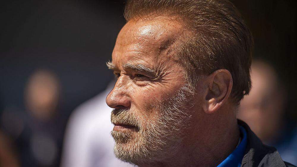 Arnold Schwarzenegger verwirrt mit Twitter-Nachricht