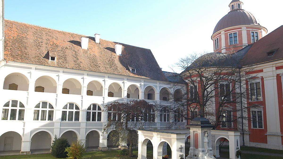 Die Bilder werden im Schloss ausgestellt