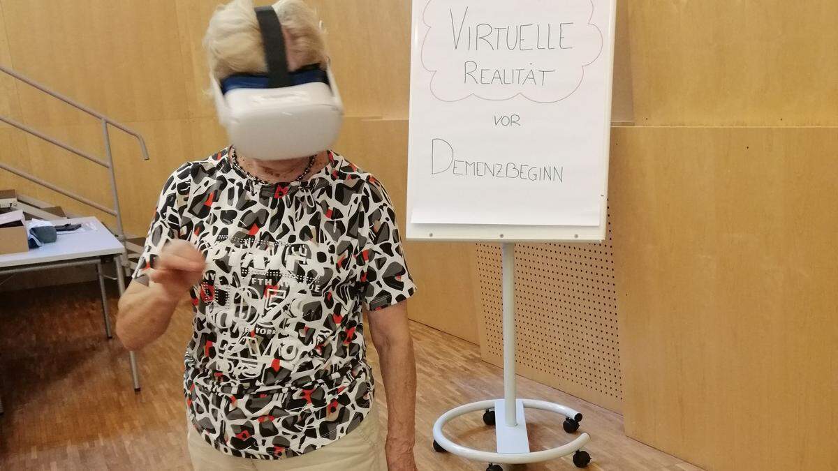 Mittels Virtual-Reality-Brillen wurden Erfahrungen von an Demenz Erkrankten simuliert