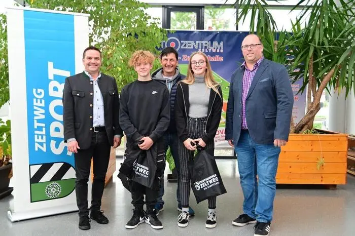 Larissa Seidl und Julian Korol waren beim Internationalen Cadet-Tournament in Bourg on Bress (FRA) erfolgreich