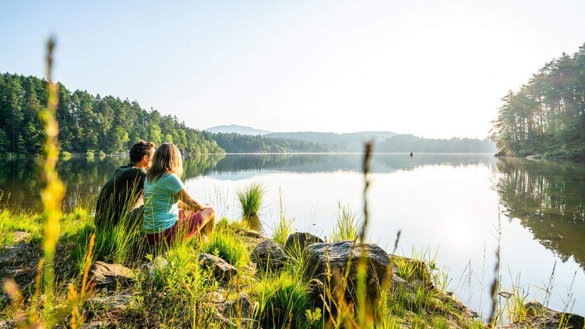 Du magst es im Herbst gerne gemütlich? In Kärnten warten gleich einige Genuss-Wanderungen auf dich 