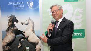 Finanzminister Magnus Brunner zeigte sich bei seinem Besuch in der Lipizzanerheimat bestens gelaunt