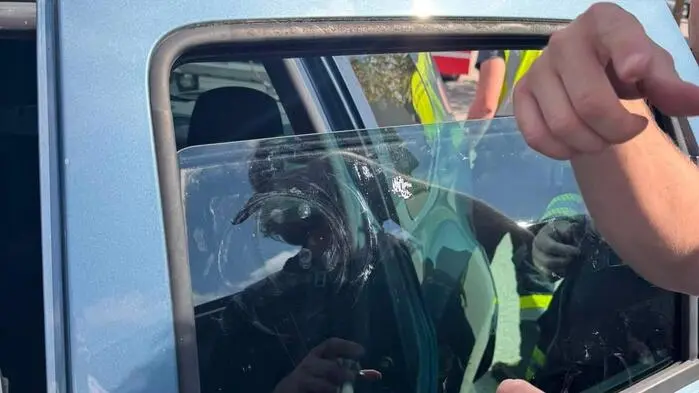 Der Feuerwehr gelang es, das Kind zu befreien