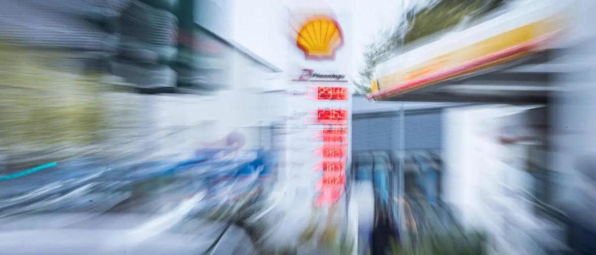 Eine der entsprechenden Verordnungen soll die Mineralölsteuer auf Benzin und Diesel um 5 Cent pro Liter senken