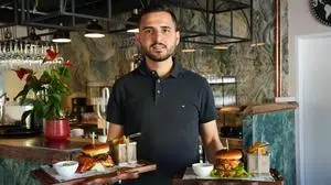 Künftig werden die Spezialitäten der „Burger Boutique“ bei einer Tankstelle in der Rosentaler Straße serviert 