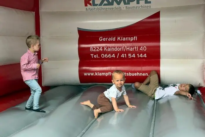 Ein Kinderprogramm und der Musikkasperl ließen die Herzen der kleinen Besucher höher schlagen.