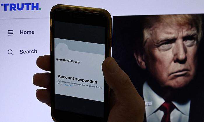 Der von Twitter verbannte Ex-US-Präsident Donald Trump hat die Übernahme der Plattform begrüßt