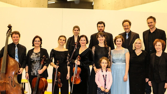 Der Chor "Heimatklang Bach" und die Musiker der Musikschule Wolfsberg unterhielten mehr als 500 Gäste im Liaunig Museum.
