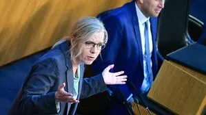 Da passt viel Dissens dazwischen: Grünen-Chefin Leonore Gewessler und Staatssekretär Alexander Pröll (ÖVP)