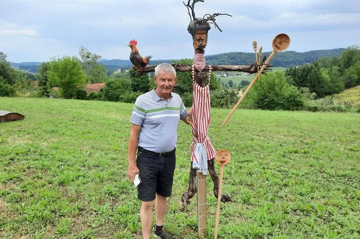 Karl Ladenhaufen mit der Kulinarik-Scheuche