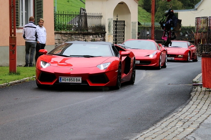 Klicken Sie sich durch diese Fotoserie voller "PS-Power". 