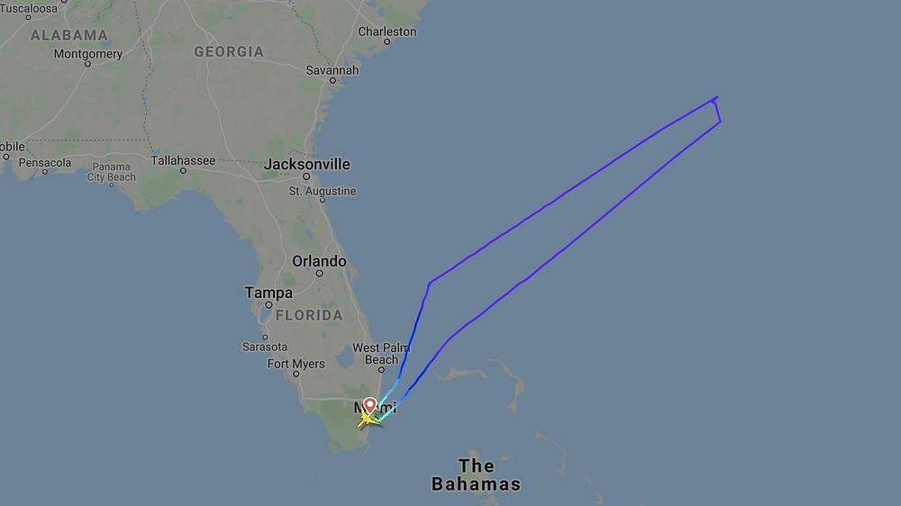 Auf Flightradar24.com ist die Flugroute des American Airlines- Fluges zu sehen. Das Flugzeug kehrte zum Flughafen Miami zurück. 