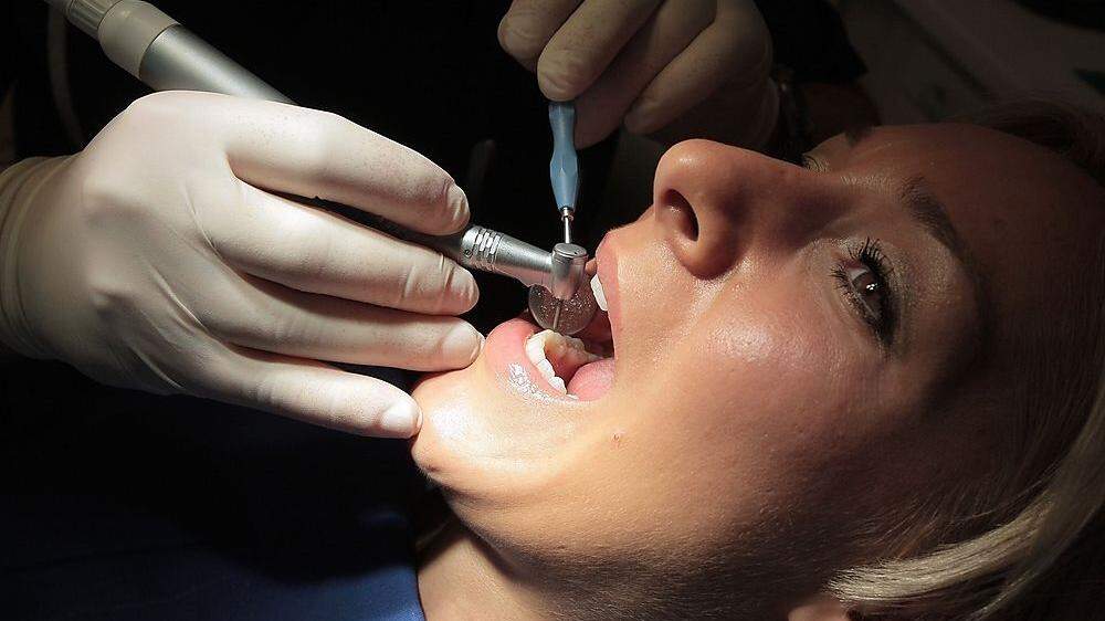Berufsverbot bremst Zahnarzt nicht