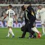 David Alaba zog sich beim Liga-Spiel gegen Villarreal die schwere Verletzung zu und musste vom Platz getragen werden