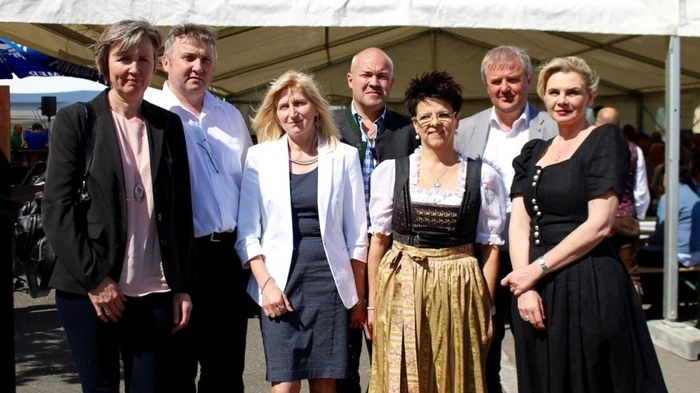 Gemeinde, Betriebe und Vereine veranstalteten das Jubiläumsfest im Gewerbepark Dechantskirchen.