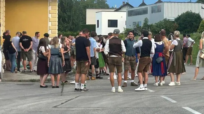 Passagiere am Bahnhof St. Ruprecht